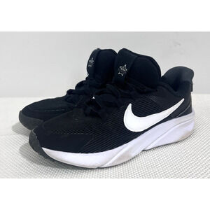 Nike Star Runner 4 Boys Sneakers US 1.5Y EUR 33 Black Running Shoes Slip On Logo